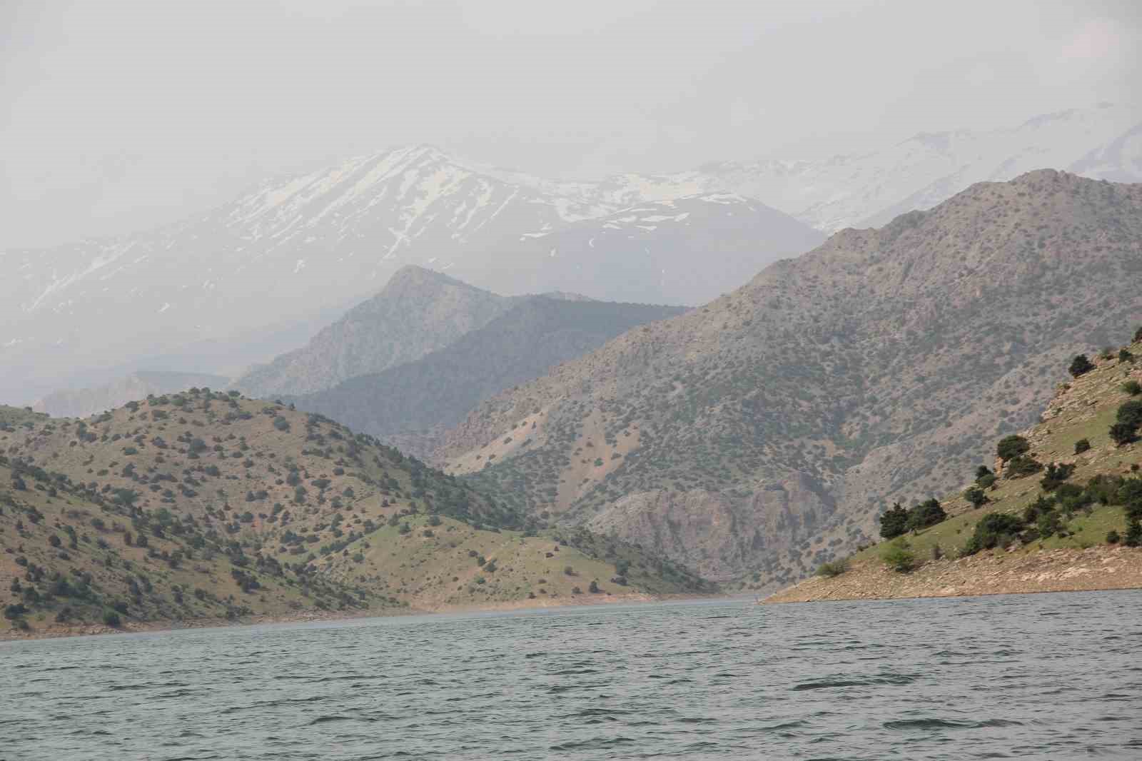 Keban Baraj Gölünde bir ilk: Su üzerinde 9 saatte 200 kilometre yol yaptılar