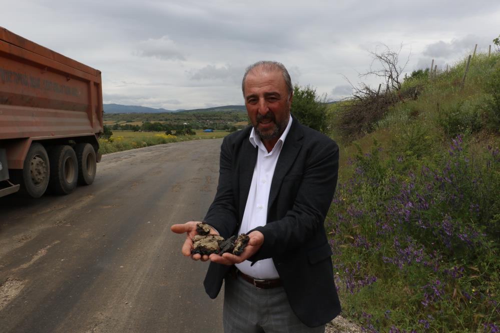 Kahramankazan’ın 35 köyünü Ankara’ya bağlayan Kaplu Deresi Yolu’na sıcak asfalt yıllardır dökülmüyor