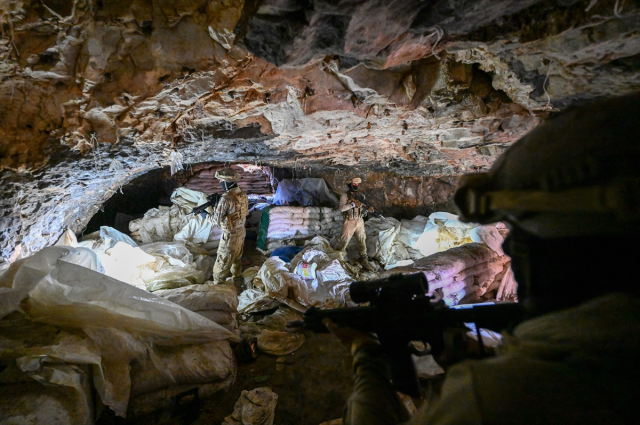 Komandolar 'Karataş Çukurları'nı teröristlerden temizledi! Mağaralardan neler çıktı neler
