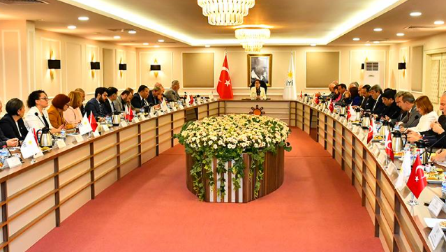 İYİ Parti toplantısındaki gerginlik basına sızdı! Akşener'den muhalif isimlere 