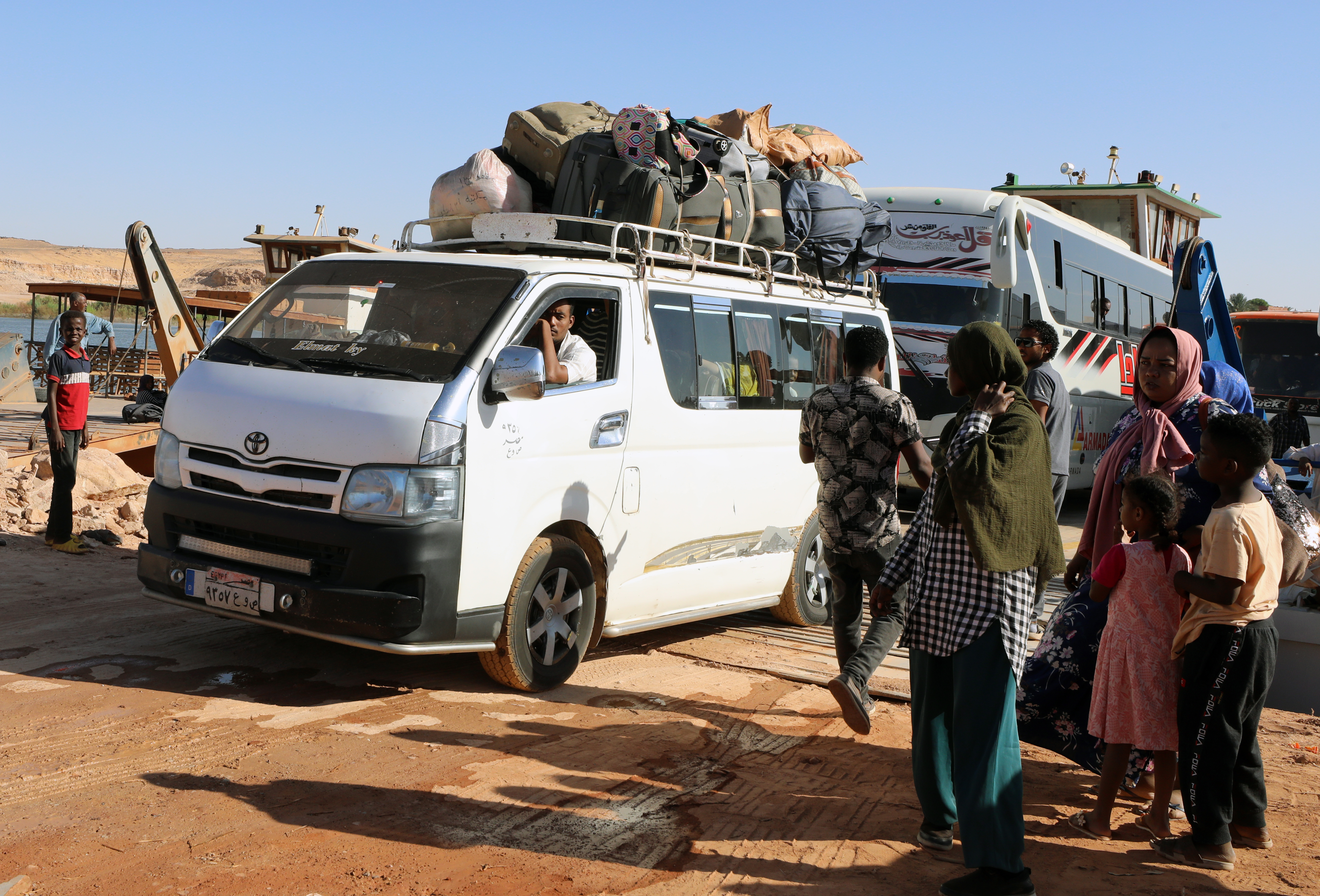 Sudan’da 500 binden fazla kişi ülkeyi terk etti, 2 milyon kişi de yerinden edildi