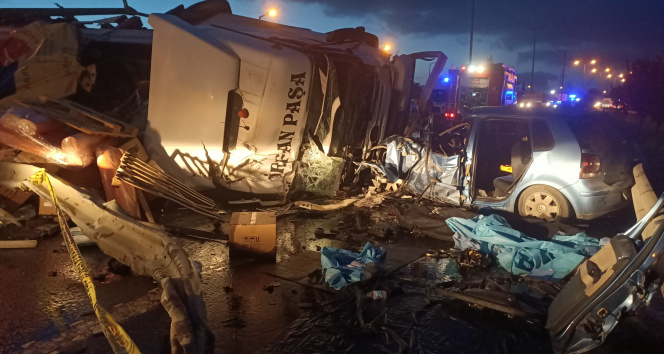 Tokat'ta kamyonet ile otomobilin çarpıştı: 1 ölü