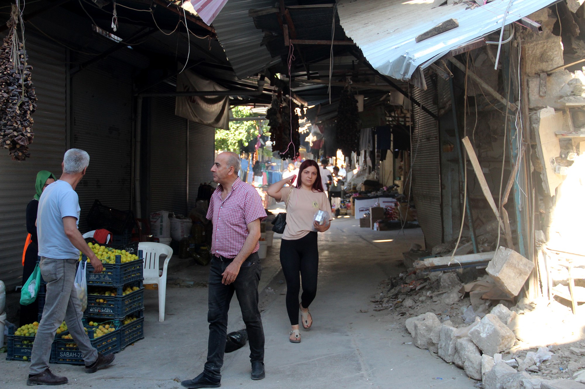 Depremin yıktığı Hatay Uzun Çarşı'da, 200 iş yeri açıldı