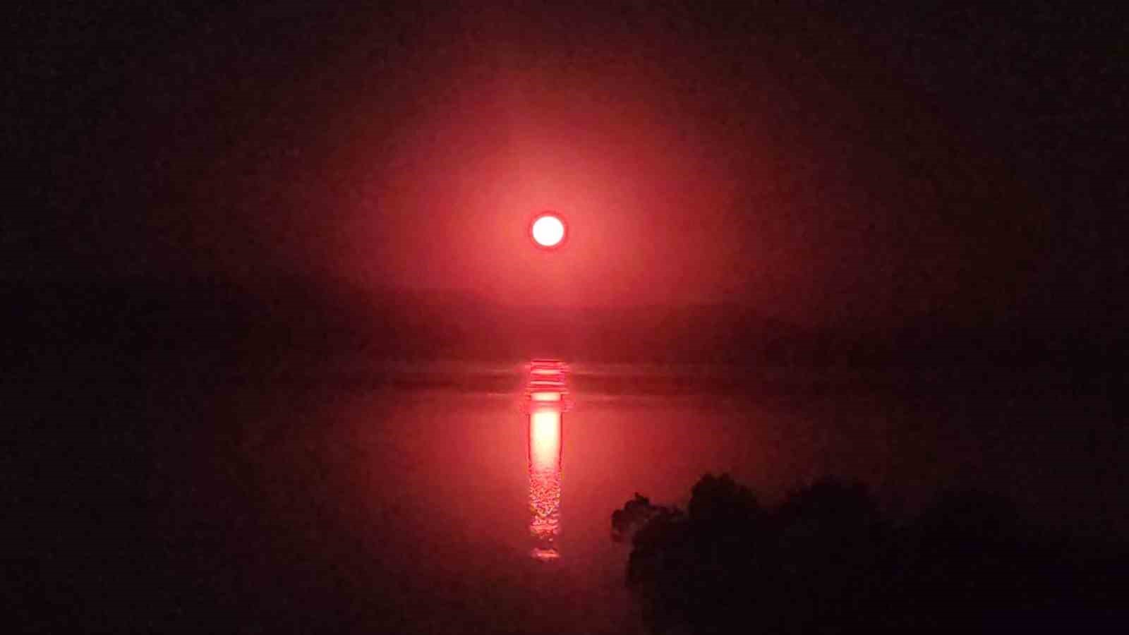 Van Gölü manzaralı eşsiz günbatımı