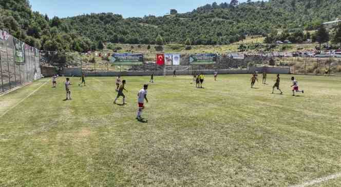 Mersin’de Geleneksek Fındıkpınarı Futbol Turnuvası başladı