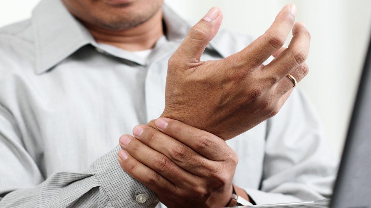 Sol el-parmak uyuşması neden olur, kalp krizi habercisi mi? Sol el parmak uçlarında karıncalanma