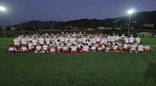 Honaz’da yaz futbol okulu açıldı