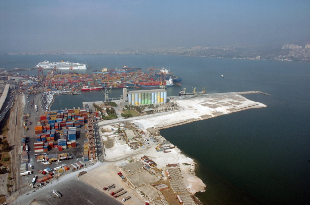 Ünlü ekonomi gazetesi, Bakan Uraloğlu'nun ağzından duyurdu: Türkiye, Alsancak Limanı'nı Körfez ülkelerine satma görüşmelerine başladı
