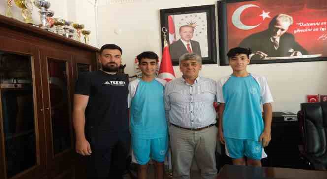 Milli takım kampına davet edilen sporculardan Başkan Çömden’e ziyaret