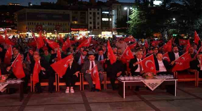 Hain darbe girişiminin 7’nci yılında yüzlerce vatandaş Kastamonu’da tek yürek oldu