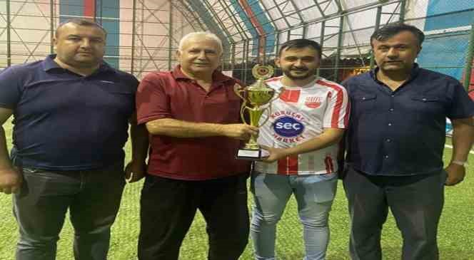 Kuruçayspor ASKF’den Şampiyonluk kupasını aldı