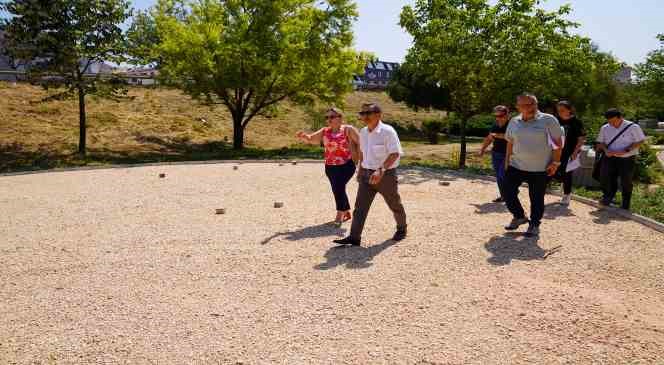 Başkan Ataç’tan park incelemesi