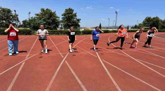 Kastamonulu işitme engelli sporcular şampiyonadan derecelerle döndü