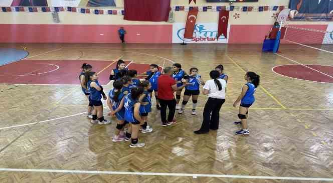 ANALİG voleybol yarı final müsabakaları başladı