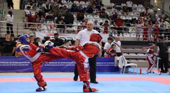Mardin’de kick boks şampiyonasında heyecan sürüyor