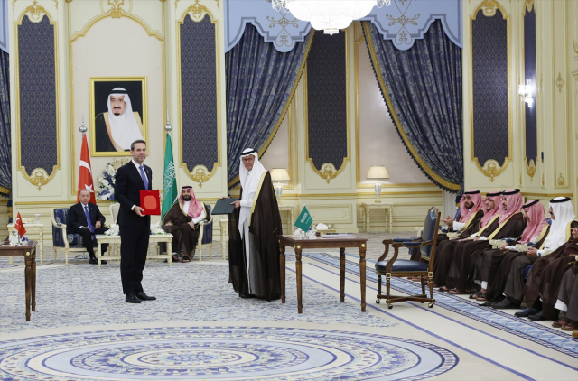 Türkiye-Suudi Arabistan arasında anlaşmalar imzalandı! Veliaht Prens, Erdoğan'ı hediye edilen Togg'la otele bıraktı