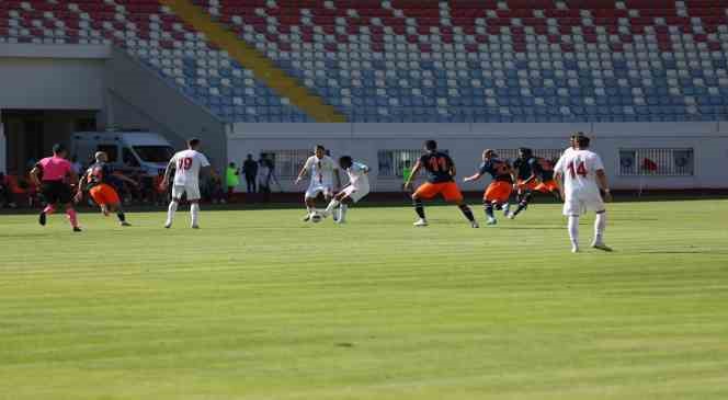 Antalyaspor hazırlık maçında Başakşehir’i 2-1’lik skorla geçti