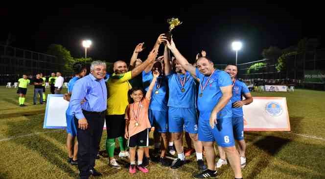 Mersin’de 40 yaş üstü futbol turnuvası sona erdi