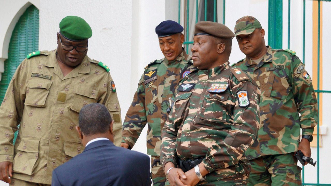 Nijer'deki cunta, ECOWAS'a meydan okudu