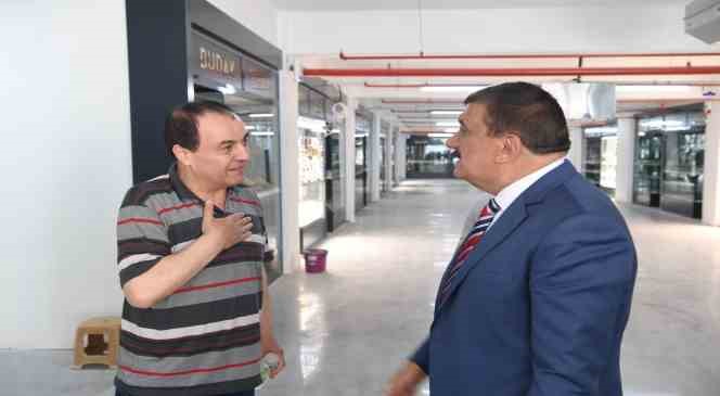 Başkan Gürkan Yeni Kuyumcular Çarşısında incelemelerde bulundu