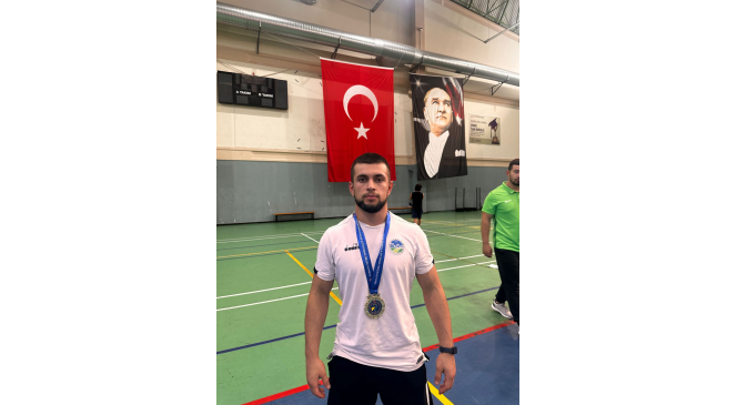 Türkiye şampiyonu olan büyükşehir sporcusuna milli gurur