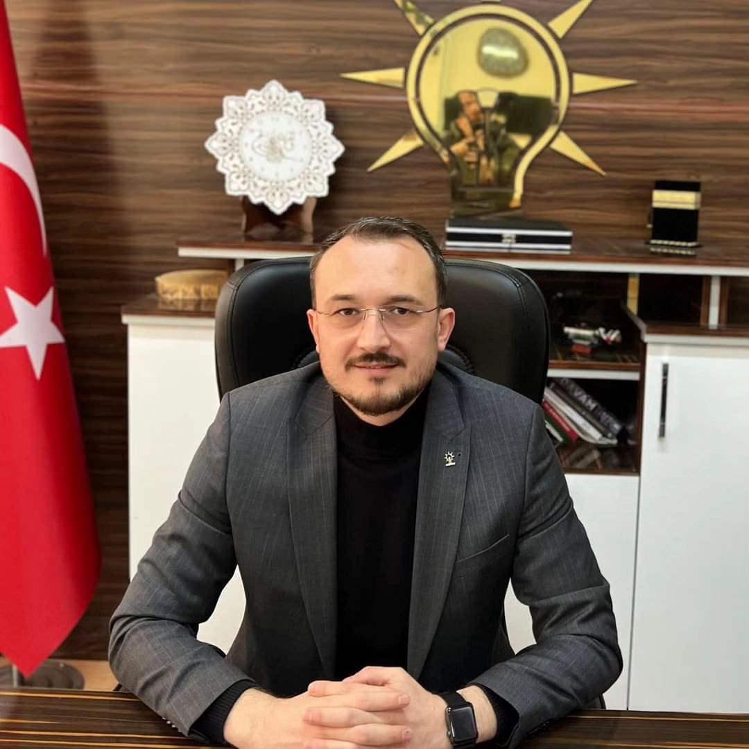 AK Parti'de Ahmet Kulat istifa etti