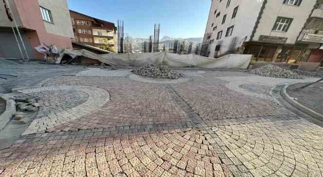 Hakkari’de cadde ve sokaklar yenileniyor