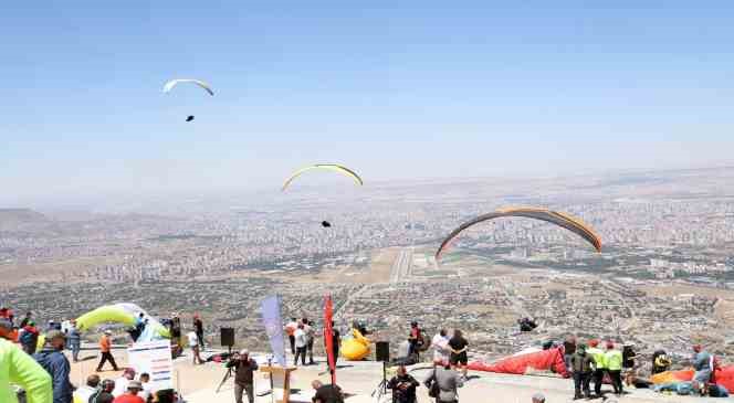 Kayseri’yi Yamaç Paraşütü Heyecanı Sardı