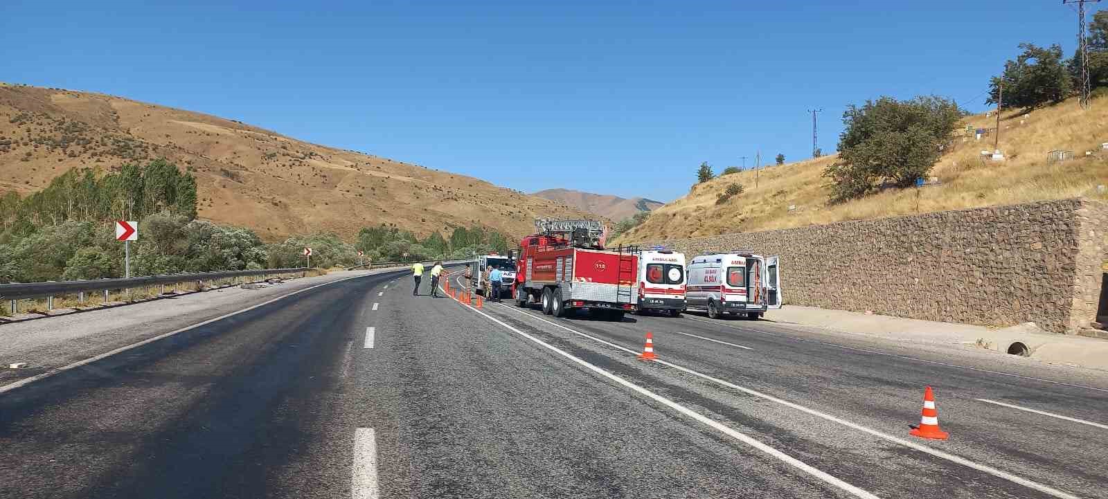 Van’da feci kaza: 3 ölü, 3 yaralı