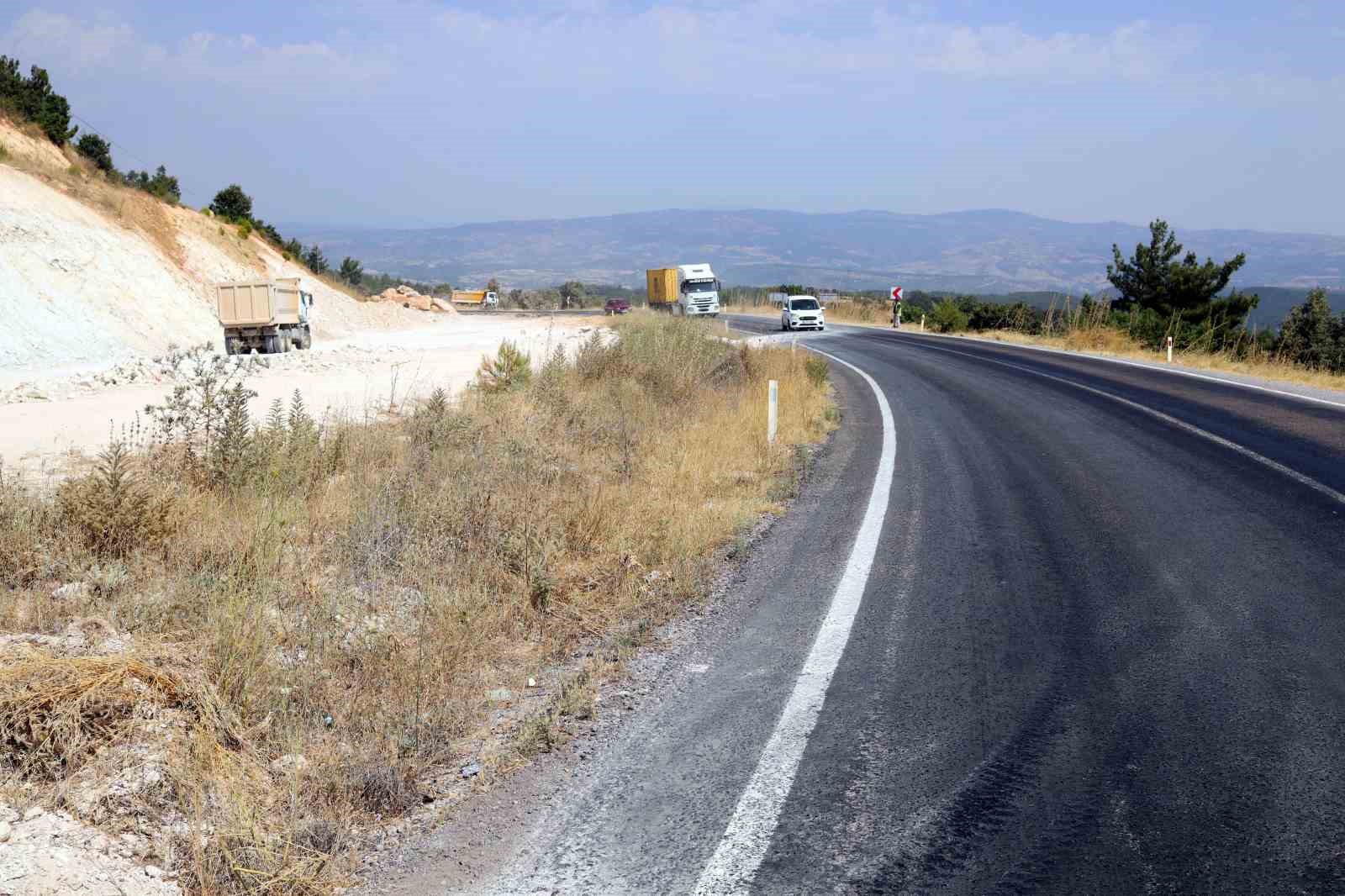 Gördes-Akhisar yolu 3 yıl içinde tamamlanacak