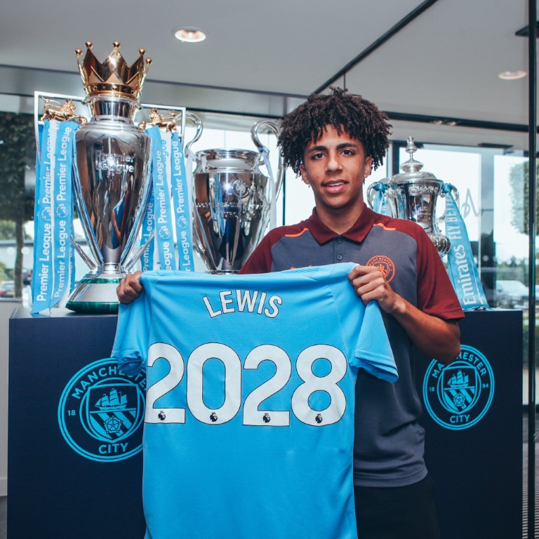 Manchester City, Rico Lewis’in sözleşmesini 2028 yılına kadar uzattı