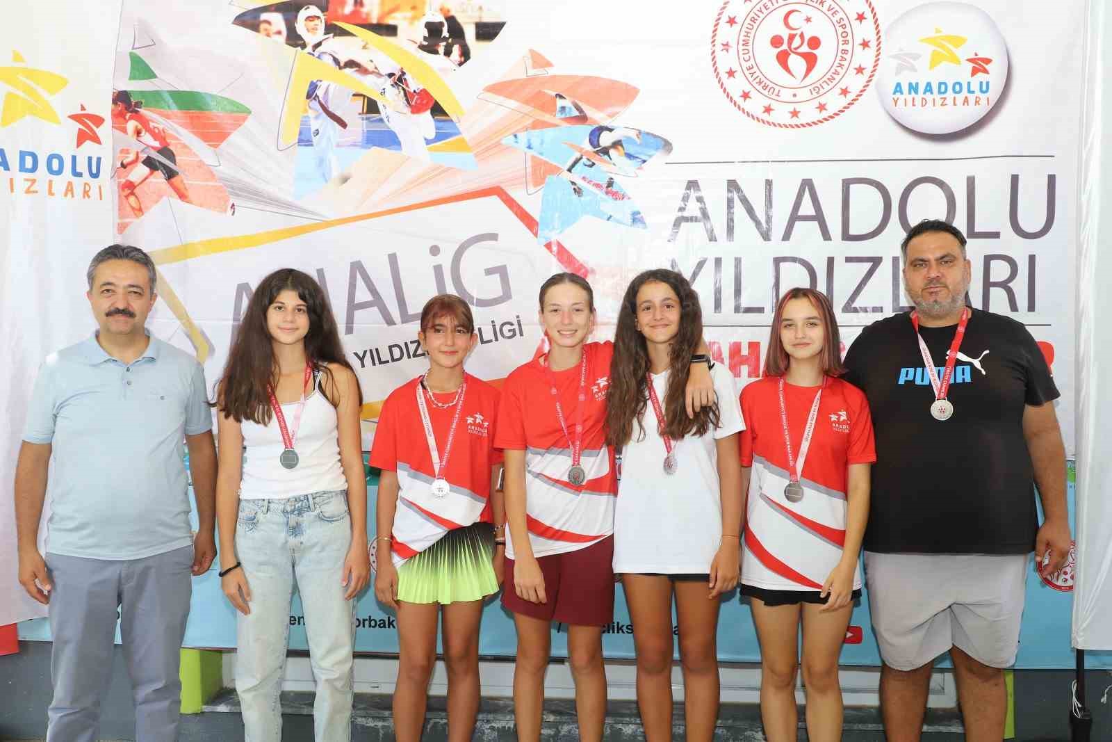 Manisa’da yapılan (ANALİG) tenis yarı final müsabakaları tamamlandı