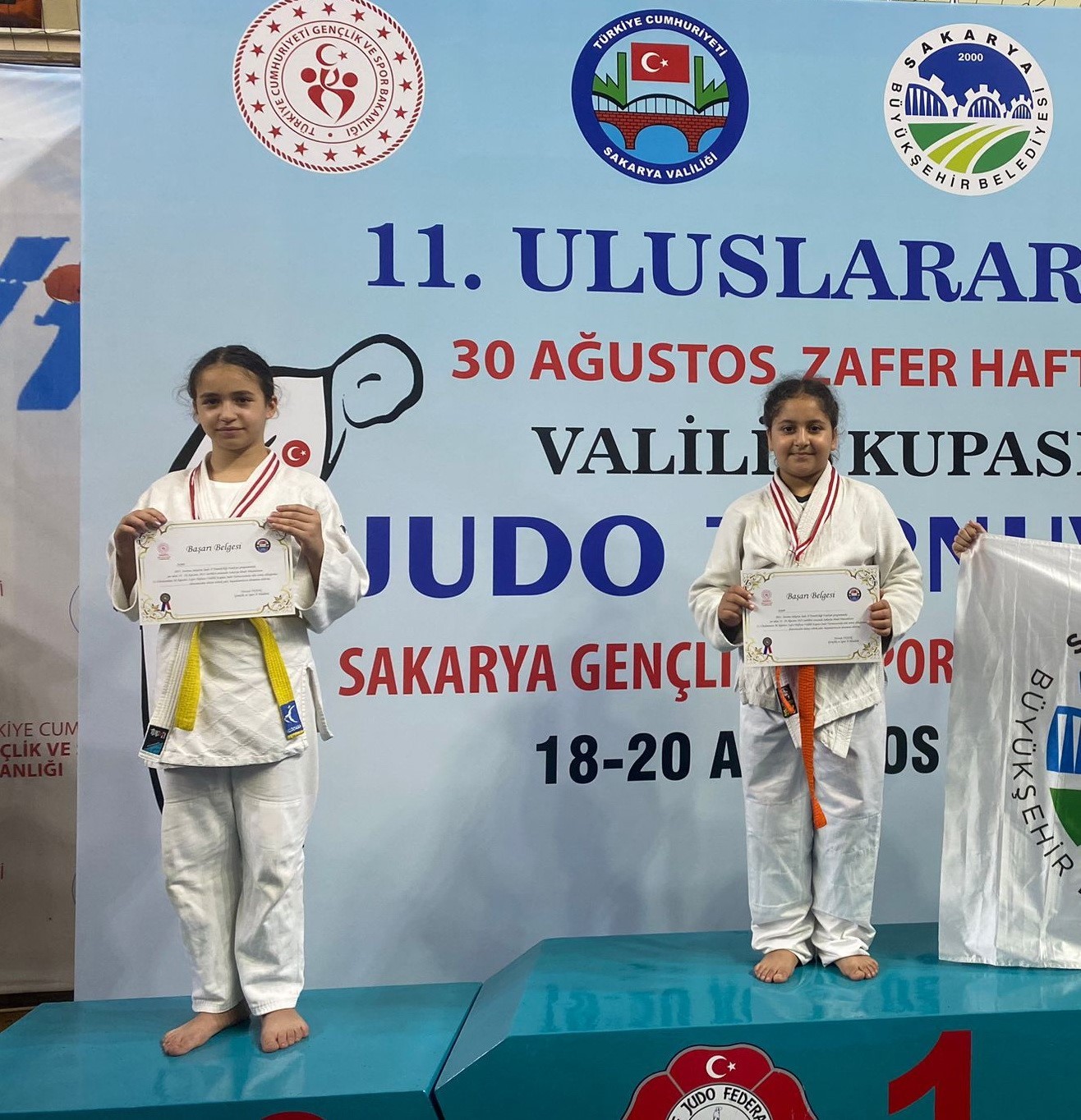 Salihlili judoculardan 3 altın, 1 gümüş, 2 bronz madalya