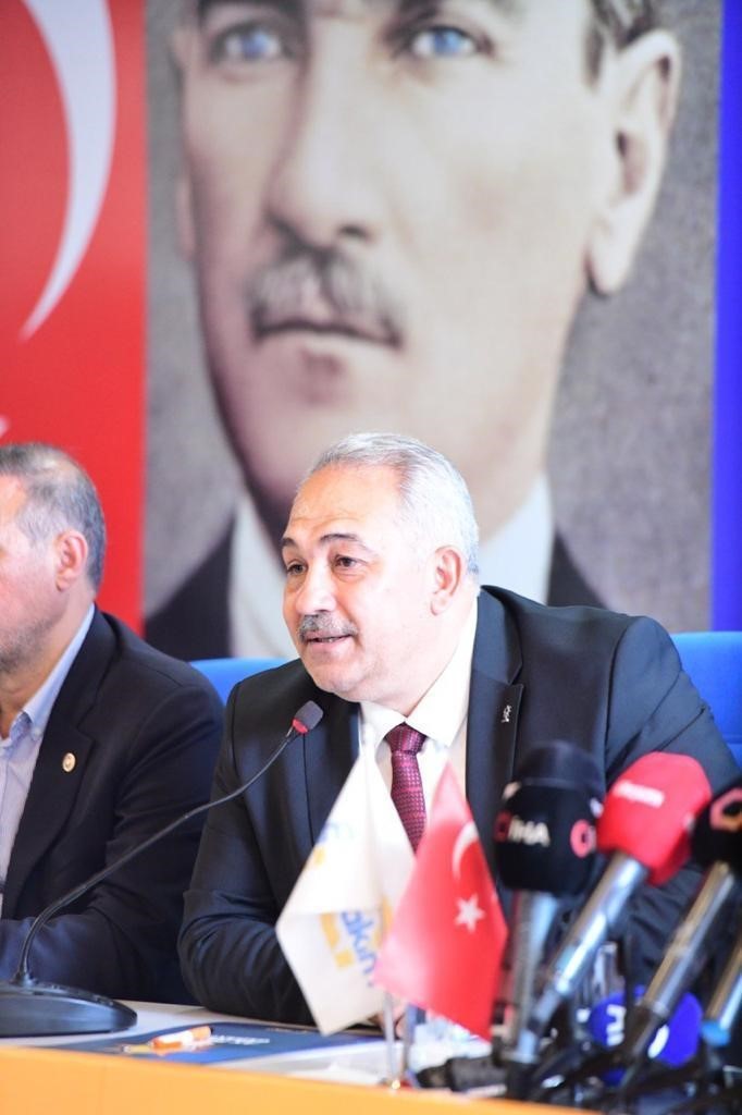 İl Başkanı Çetin “Önceliğimiz deprem bölgesi ile Şehir hastanesi”