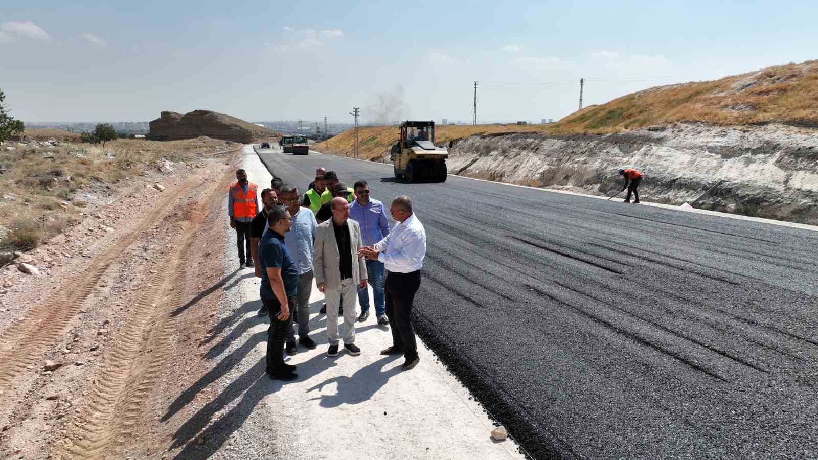 Başkan Pekyatırmacı: “150 bin ton sıcak asfalt dökeceğiz”