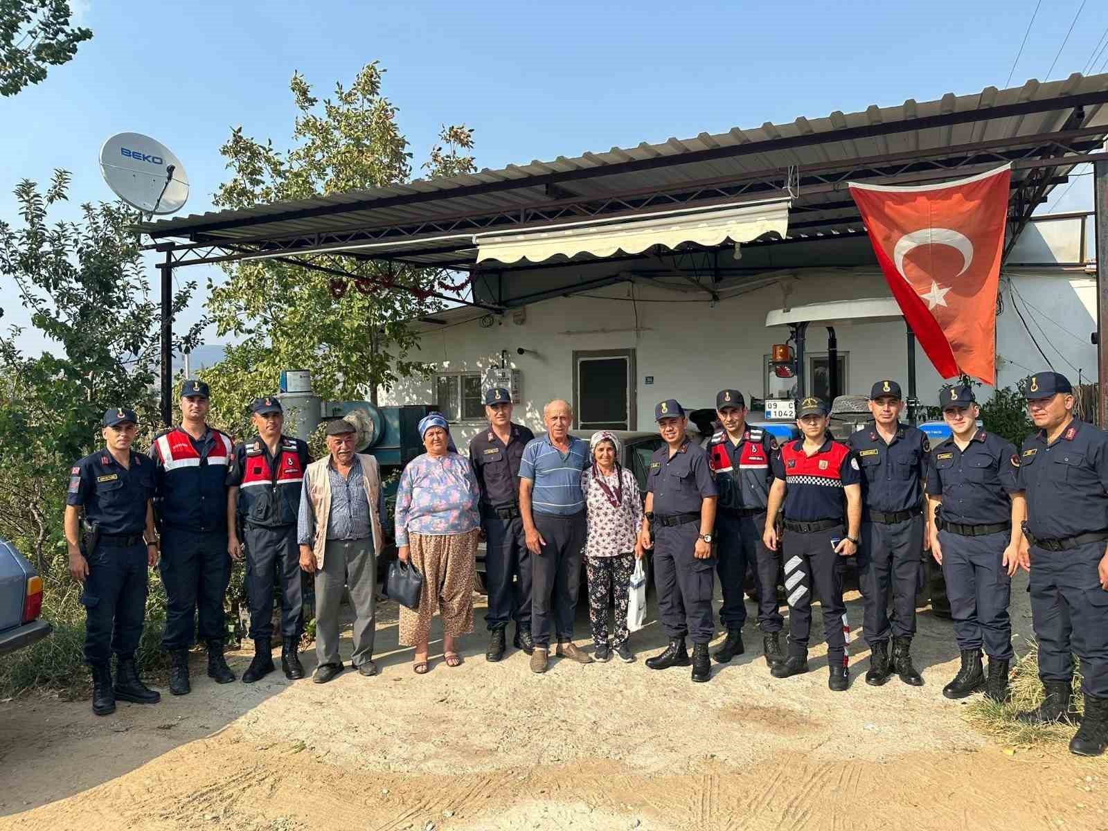 Aydın’da jandarma ekipleri şehit ailelerini yalnız bırakmıyor