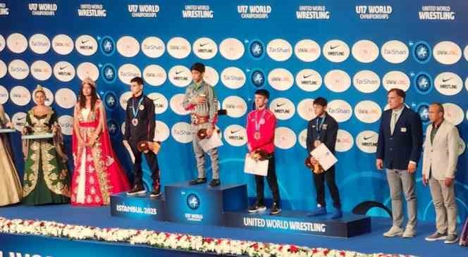 U17 Dünya Güreş Şampiyonası’nı Türkiye 8 madalya ile tamamladı