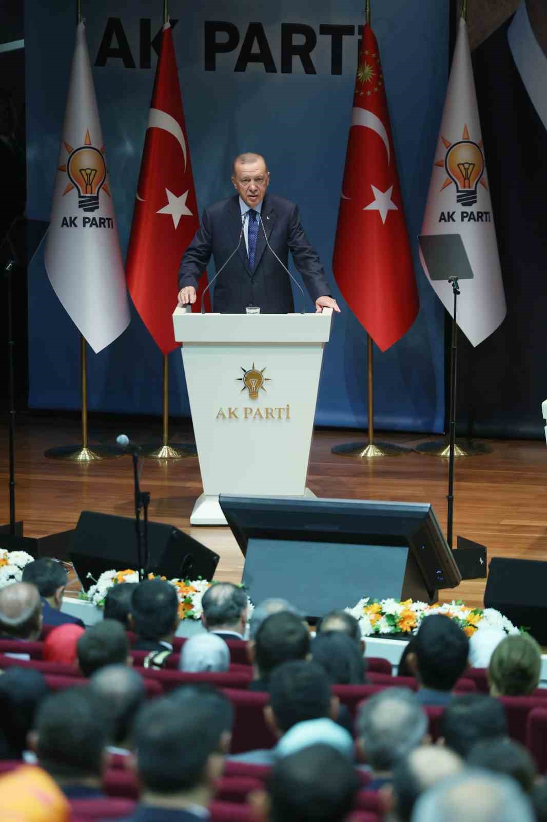 Cumhurbaşkanı Erdoğan: “Muhalefet cenahında hemen her gün yeni bir skandal patlak veriyor”