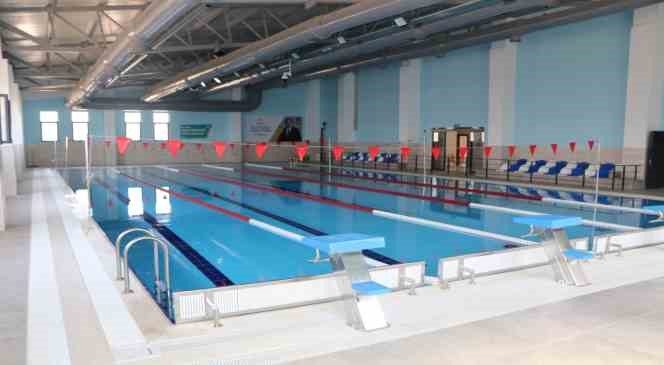 Kurtalan’da yarı olimpik yüzme havuzu açıldı