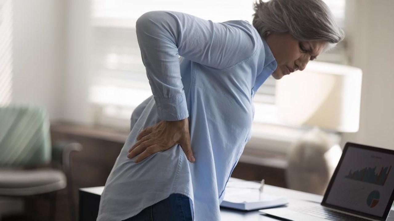 Eklem ve iskelet ağrıları ofis çalışanlarında görülüyor: Eklem ağrılarına ne iyi gelir?
