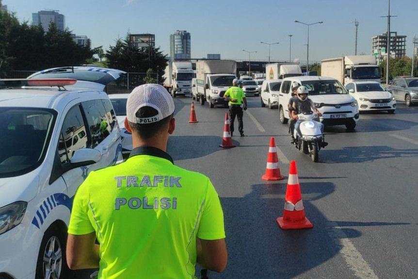 İstanbul'da usulsüz siren-çakar kullanan araçlara denetim