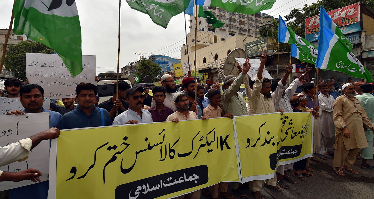Pakistan'da esnaf artan elektrik maliyetlerini protesto etti