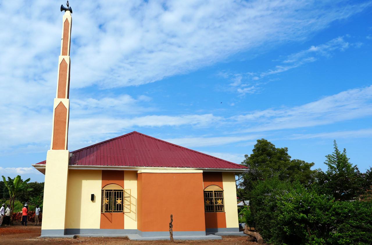 İHH Uganda’da cami ve su kuyusu inşa etti