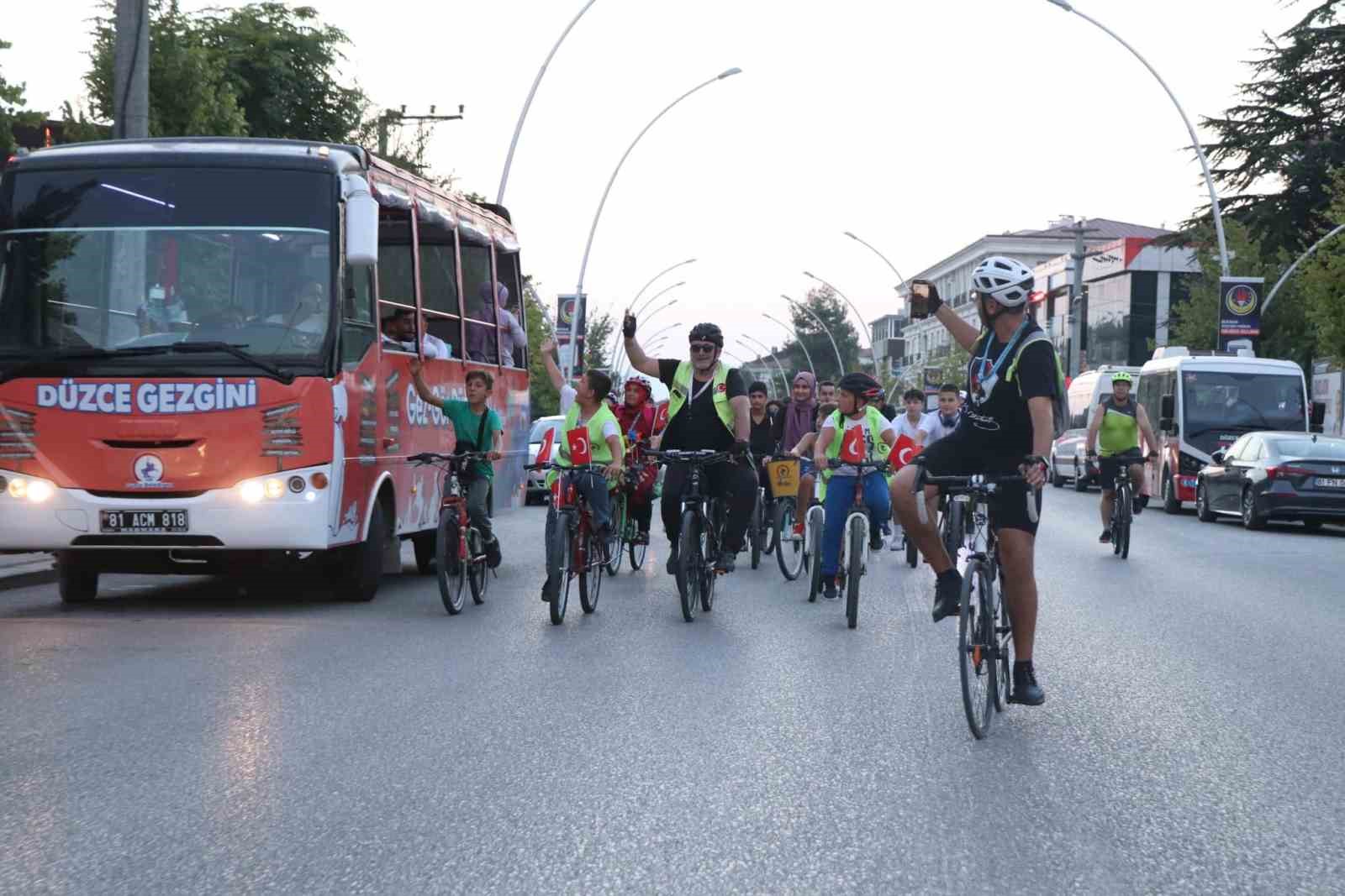 Pedallar, Zafer Bayramı için döndü