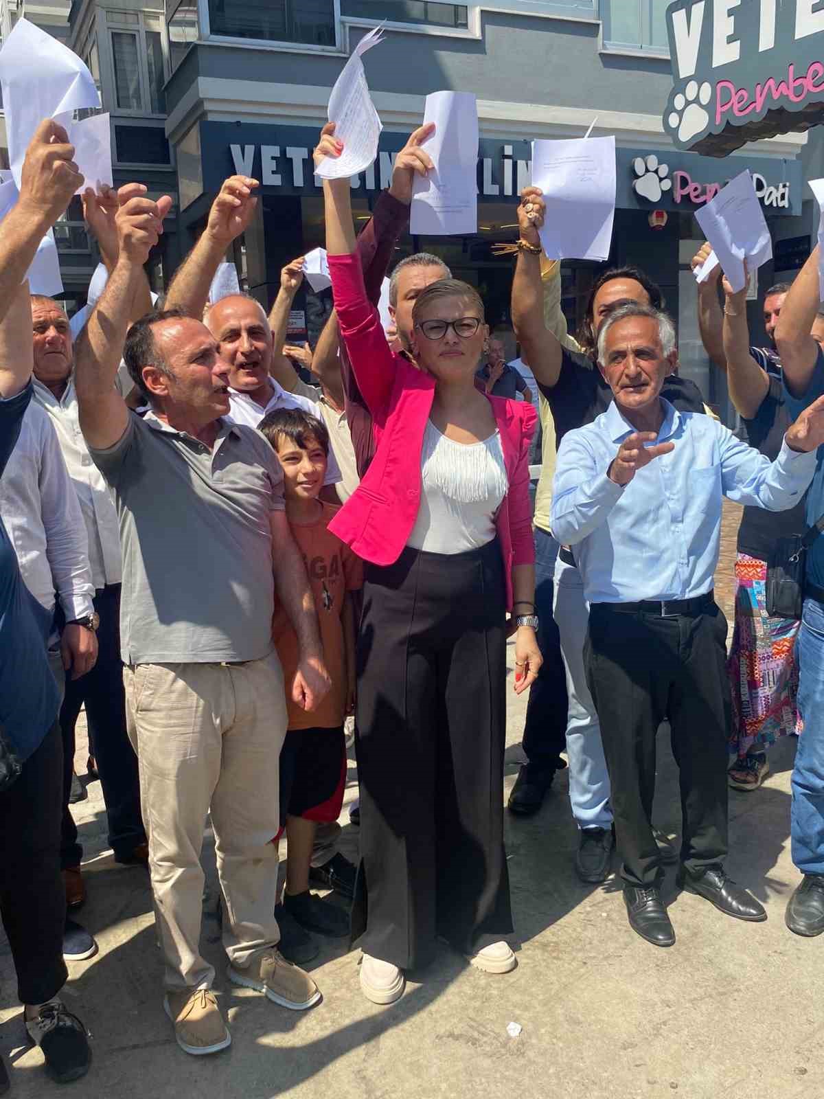 İYİ Parti İzmir’de istifa depremi yaşandı