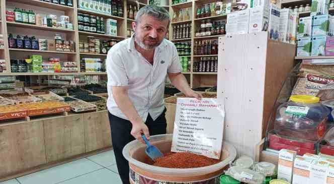 Tarifini kendi buldu, 26 yıldır aynı baharatı satıyor