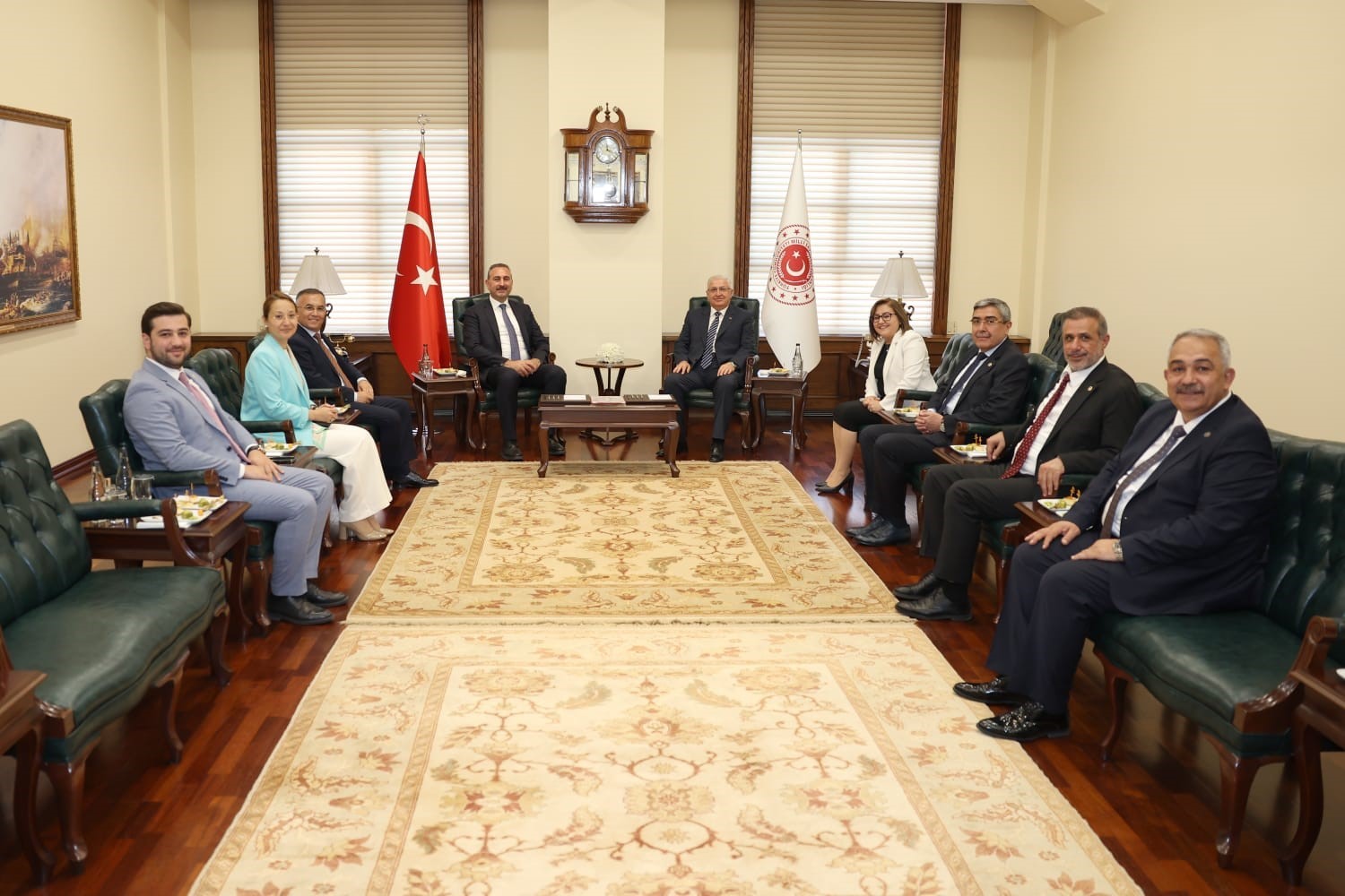 AK Parti Gaziantep heyetinden Ankara’da Bakanlarla görüştü