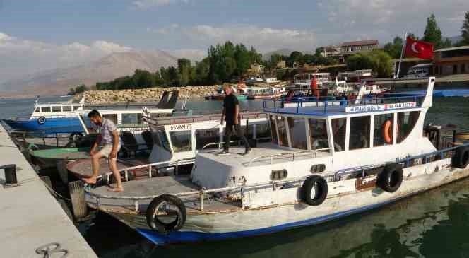 Van Gölü sahilindeki Dereağzı Limanı yenilendi