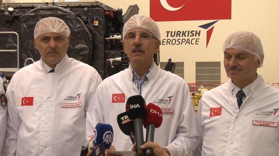 Bakan Uraloğlu: “TÜRKSAT 6A’nın Haziran 2024’te uzaya fırlatılmasını planlıyoruz”