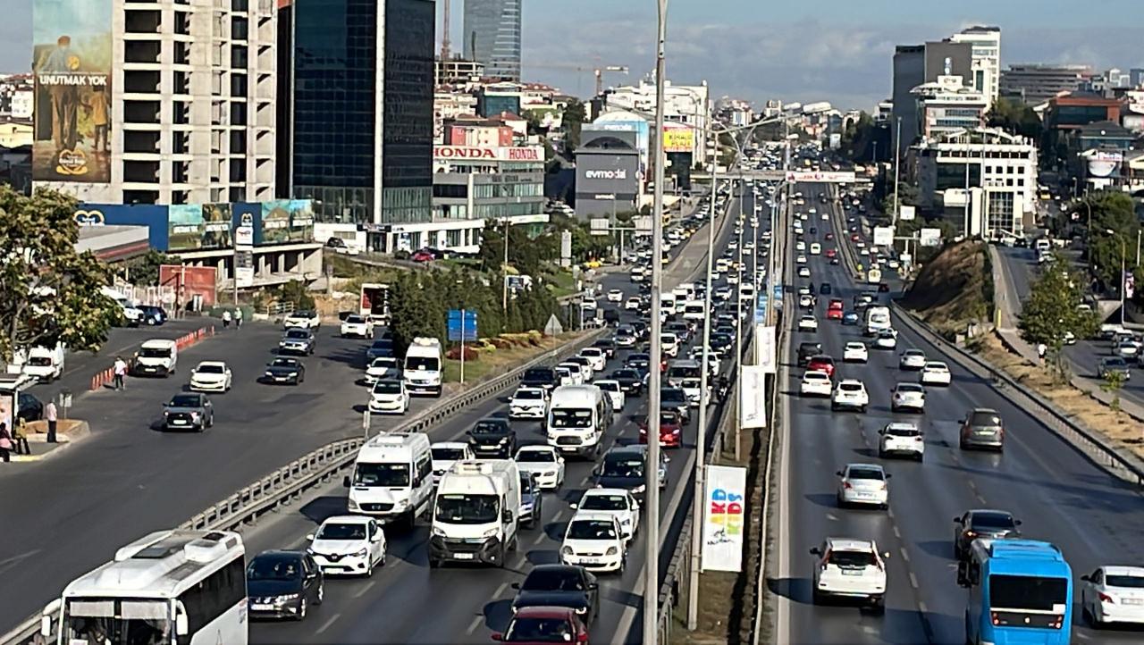 İstanbul'da trafik yoğunluğu yüzde 62'lere çıktı!